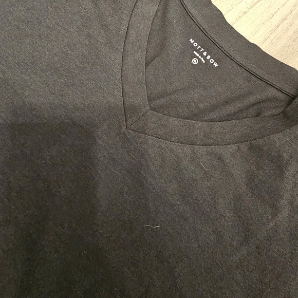 Mott And Bow Mens Black V Neck Tee Shirt Size Extra Large XL - Picture 1 of 6